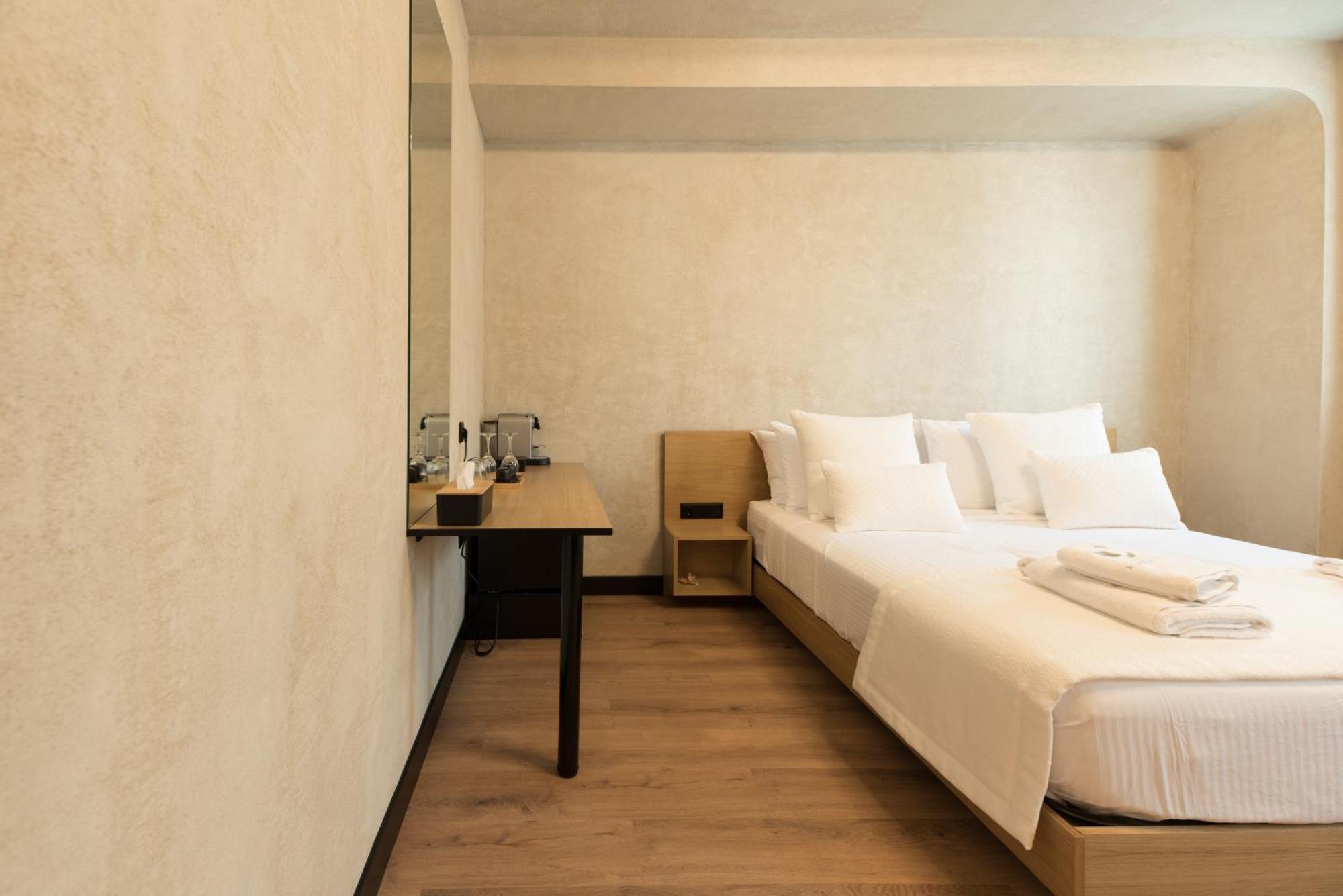 Athensowl Aparthotel Exterior photo